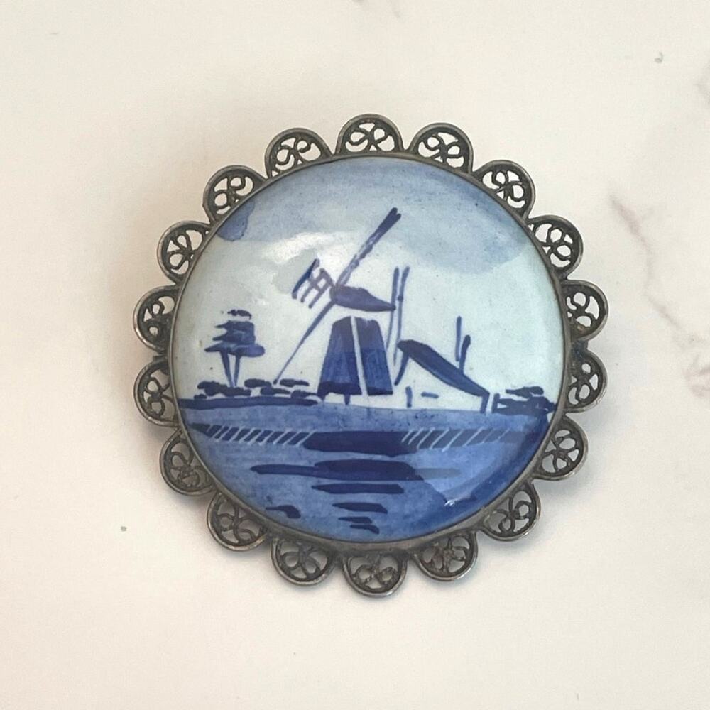 Delft Porcelain Cabochon Brooch Set In Silver-tone Filigree Frame GUC